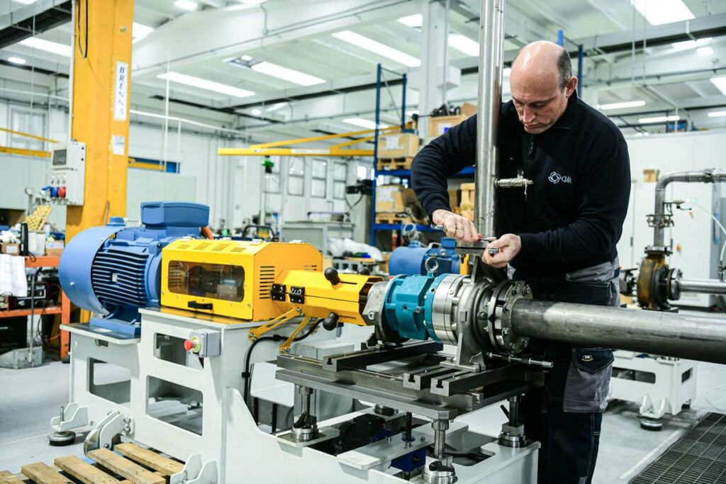 INDIVIDUELLE-PUMPEN-01 Maßgeschneiderte Pumpe